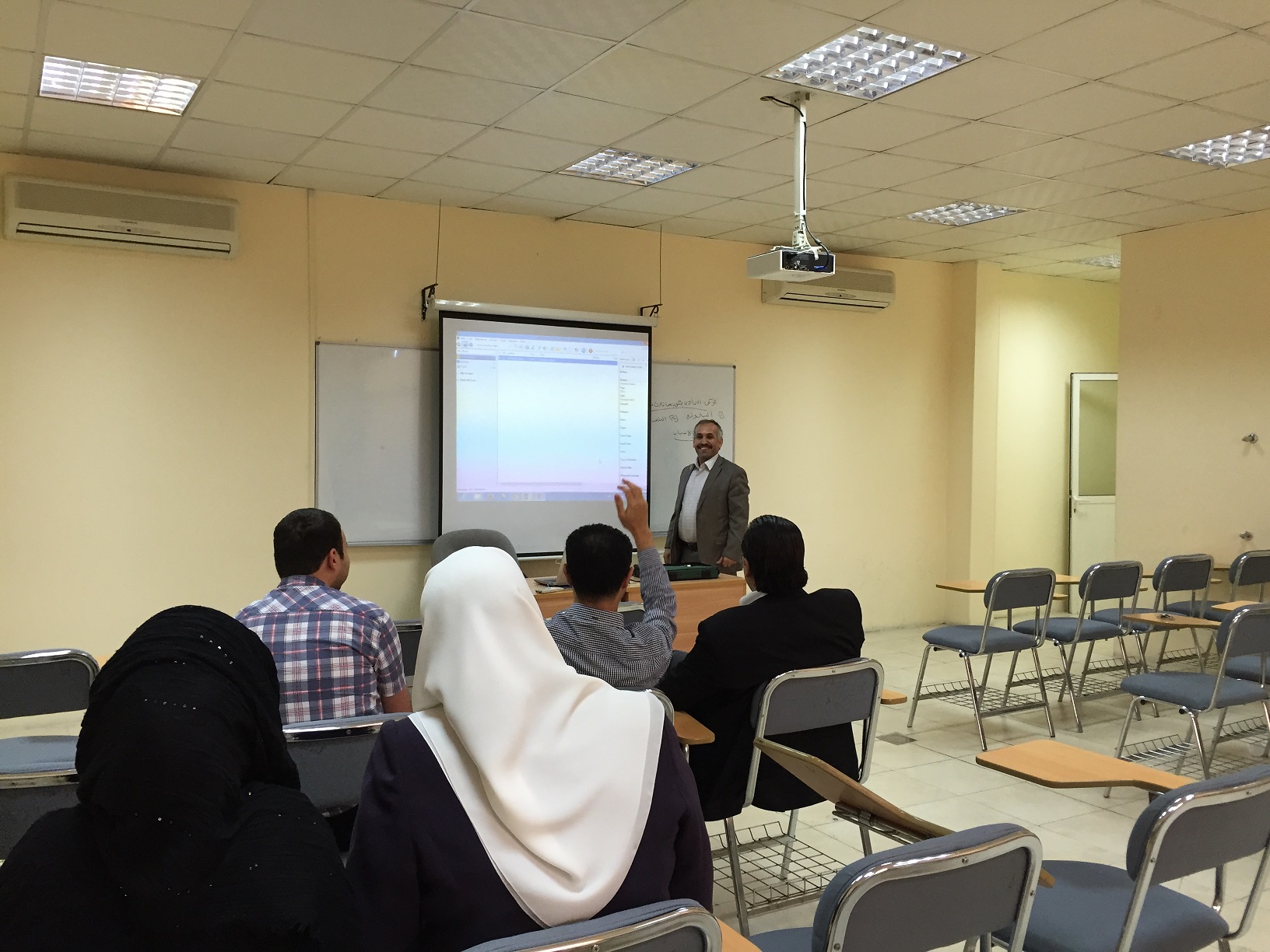 محاضرة عن برنامج الاندنوت في جامعة العين 