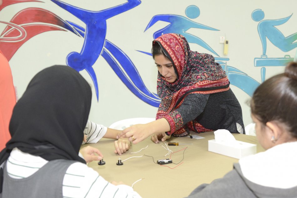 ورشة عمل علمية حول المفاهيم الأساسية للهندسة في مدرسة ليوا الدولية