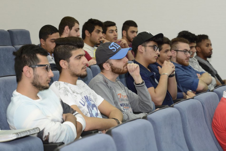 جامعة العين، جامعة العين للعلوم والتكنولوجيا، جائزة التميز في برنامجي المحاسبة والتمويل