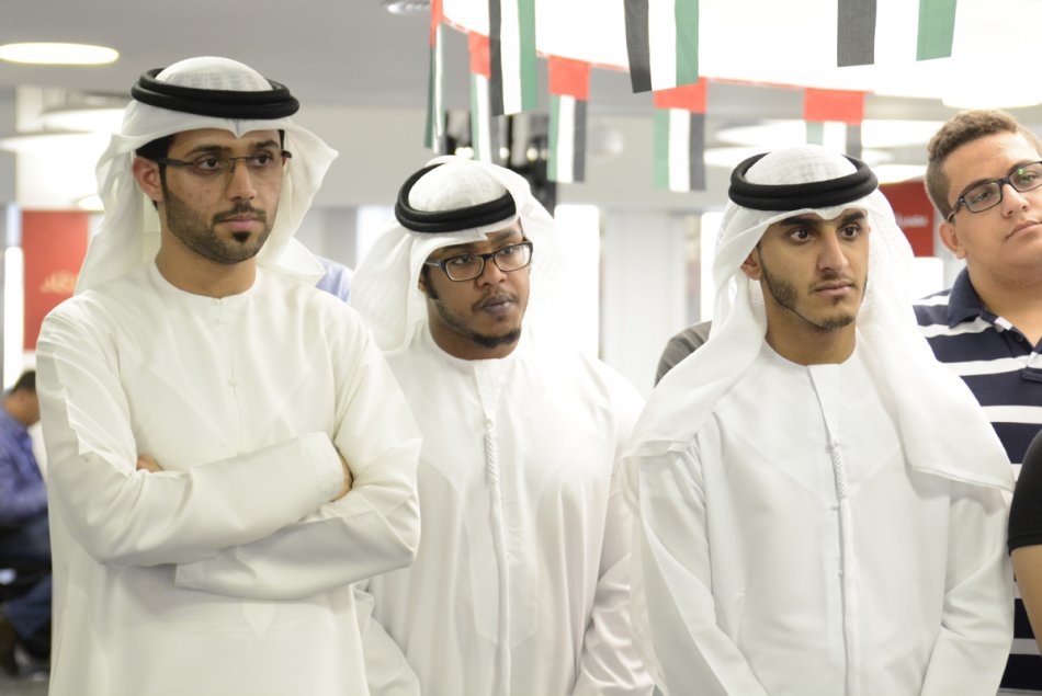 وفد جامعة العين يزور 