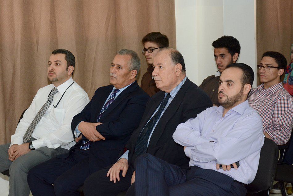جامعة العين، جامعة العين للعلوم والتكنولوجيا، كلية الصيدلة، الصناعات الدوائية 
