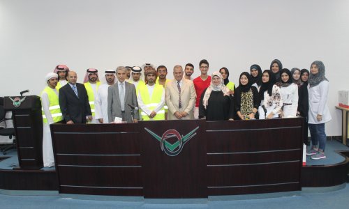 جامعة العين تكرم المتميزين بالأنشطة الطلابية