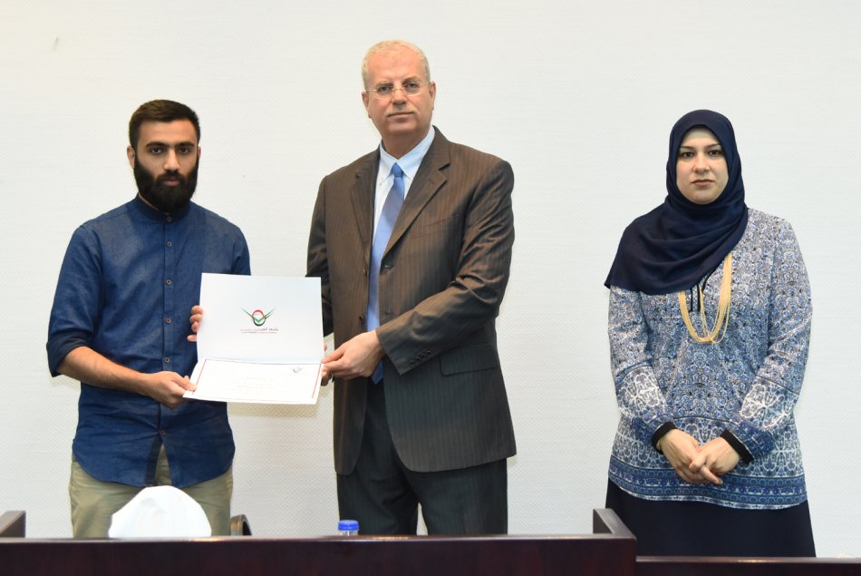 تكريم الطلبة الفائزين في دوري الألعاب الرياضية للكليات 