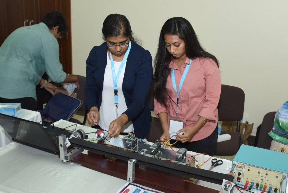 AAU organized the 11th IEEE UAE Student Day 2016