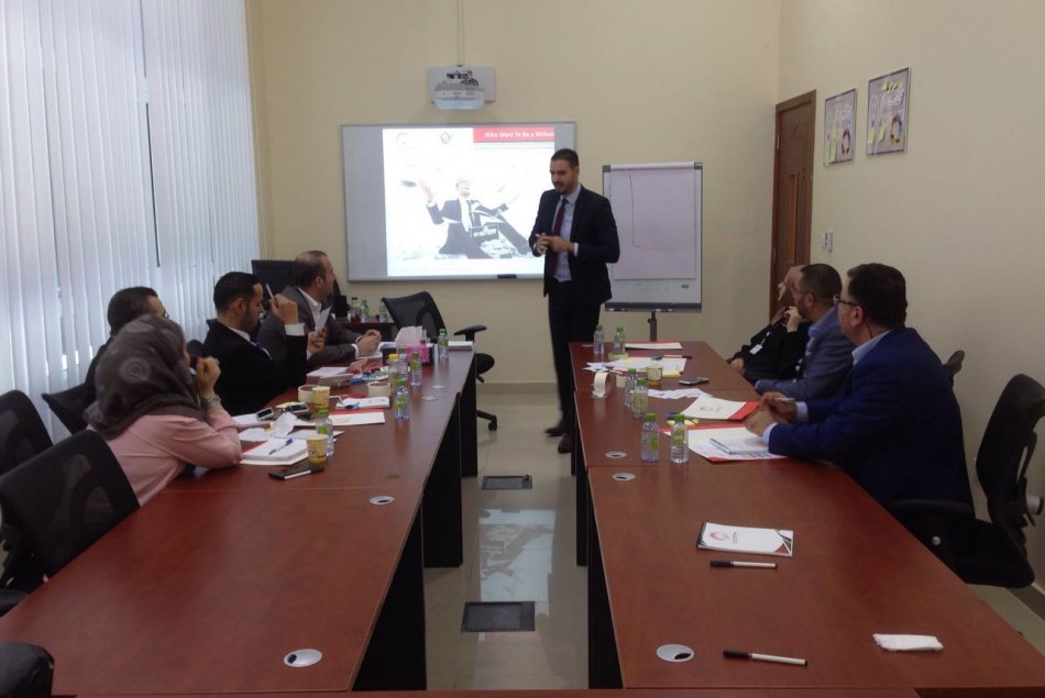 خدمة العملاء، العملاء، العناية بالعملاء، عميل، جامعة العين، أبوظبي، العين