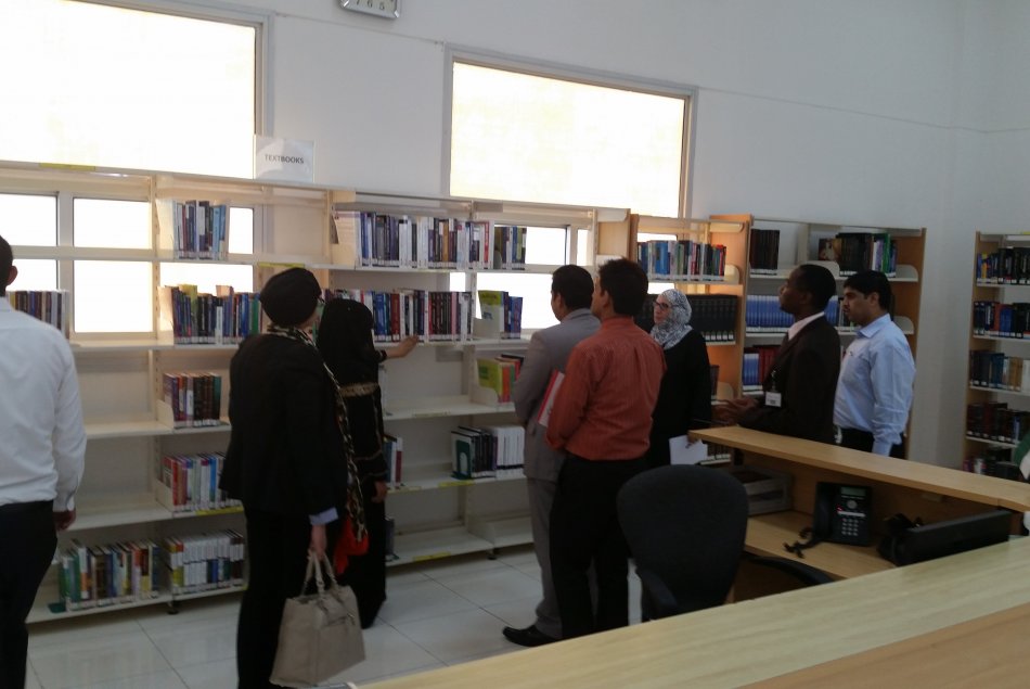  زيارة أعضاء هيئة التدريس الجدد مكتبة جامعة 