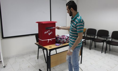 بمناسبة يوم البريد العالمي .. جامعة العين تعزز التواصل بين الطلبة ومدرسيهم