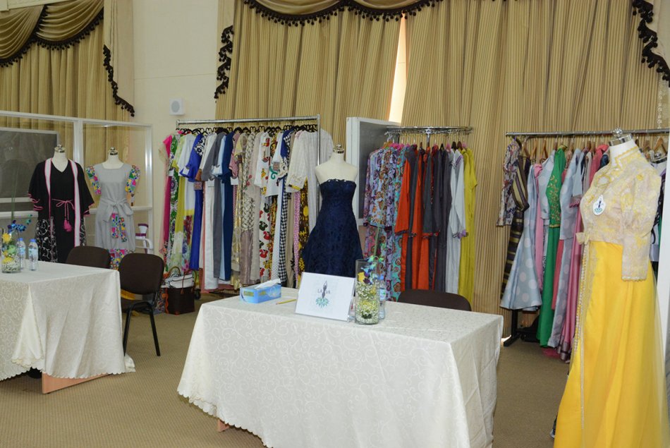 AAU Abaya Fashion Show