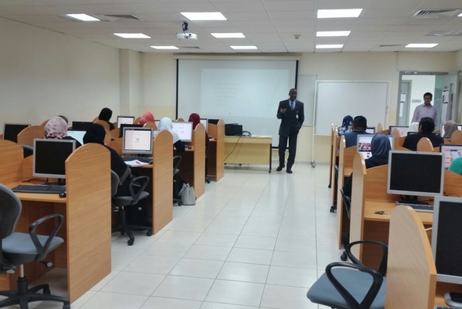 Khalifa Library Organizes a Workshop on Search Skills and Research Management 
