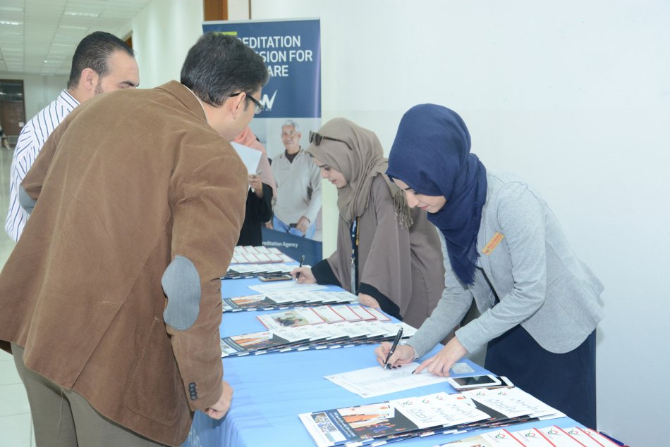جامعة العين تحتضن ورشة عمل آليات ومعايير اعتماد الصيدليات العالمية