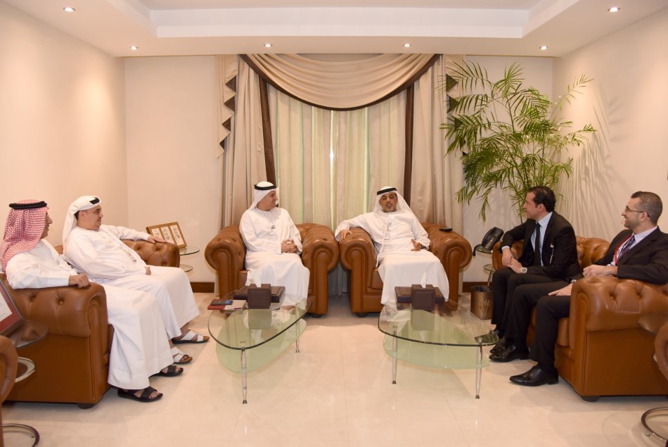 Signing an agreement with Statistics Center - Abu Dhabi