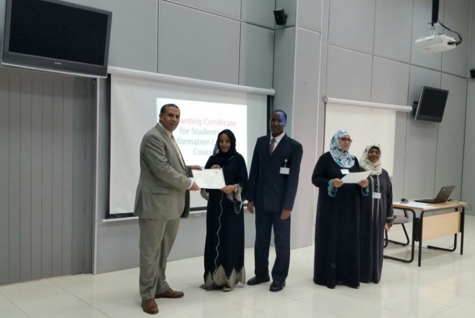 AAU Students Attend Information Literacy Course