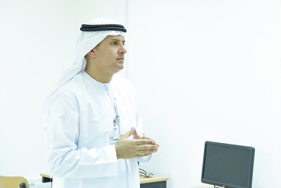 إجراءات ميسرة وخدمات ذكية لقبول الطلبة الجدد في جامعة العين
