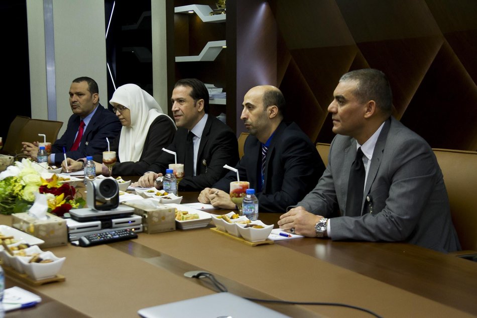 زيارة وفد من جامعة السلطان إدريس
