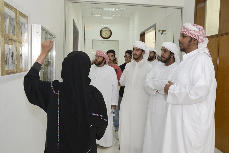 معرض كتاب حول حياة الشيخ زايد 