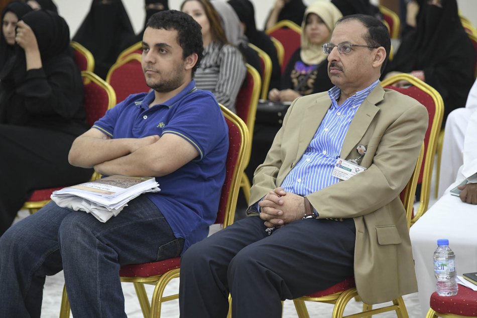 محاضرة حول كيفية الاستجابة للحرائق والزلازل