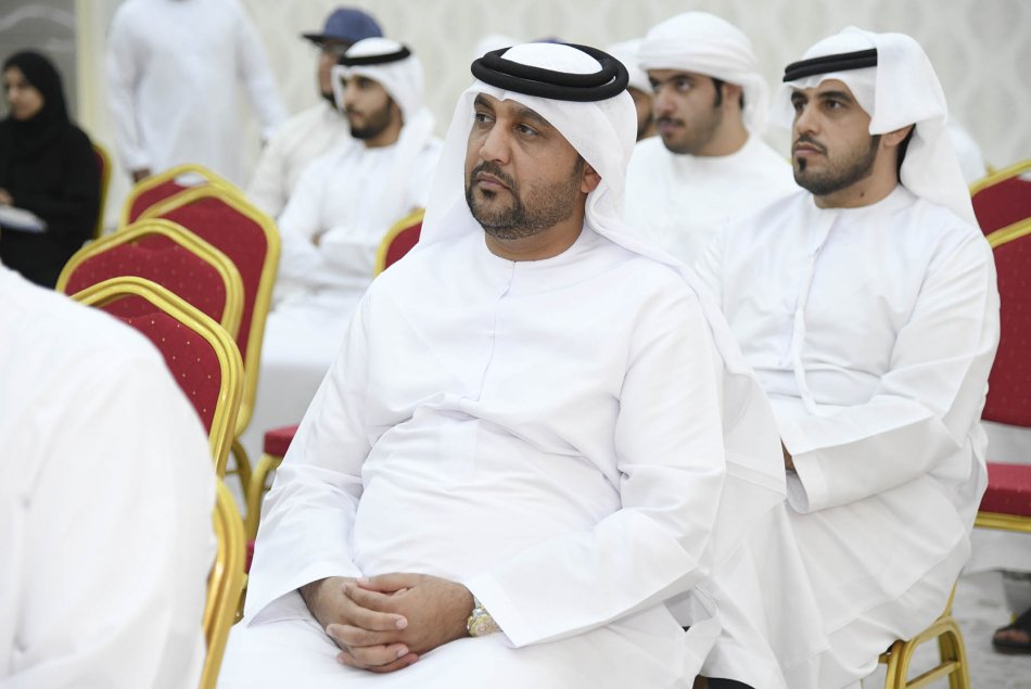 محاضرة حول كيفية الاستجابة للحرائق والزلازل