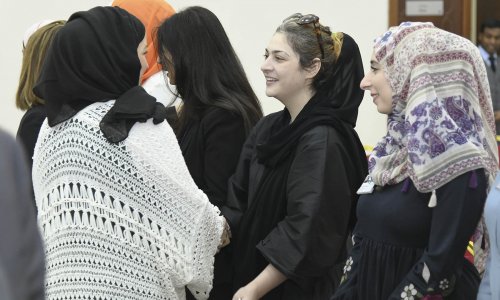 أسرة جامعة العين يتبادلون التهاني بمناسبة عيد الفطر السعيد