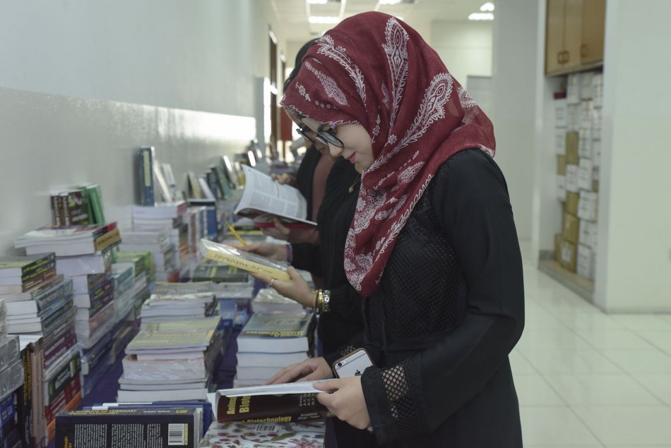 معرض جامعة العين للكتاب 2019