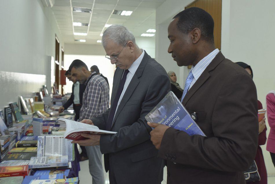 معرض جامعة العين للكتاب 2019