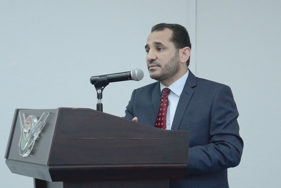 Engineering faculty staff meeting with students