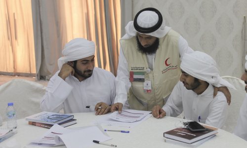 جلسة تعريفية بالثقافة التطوعية بالتعاون مع الهلال الأحمر