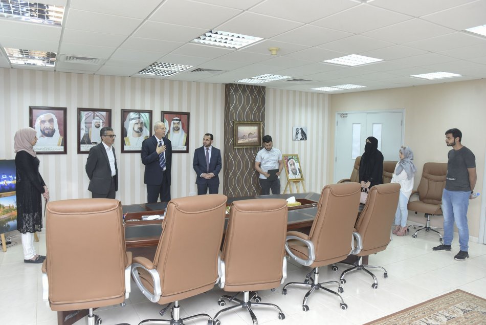 طلبة كلية الهندسة يفوزون في مسابقة اليوم الطلابي 