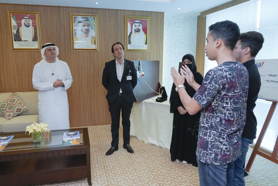 طلبة كلية الهندسة يفوزون في مسابقة اليوم الطلابي 