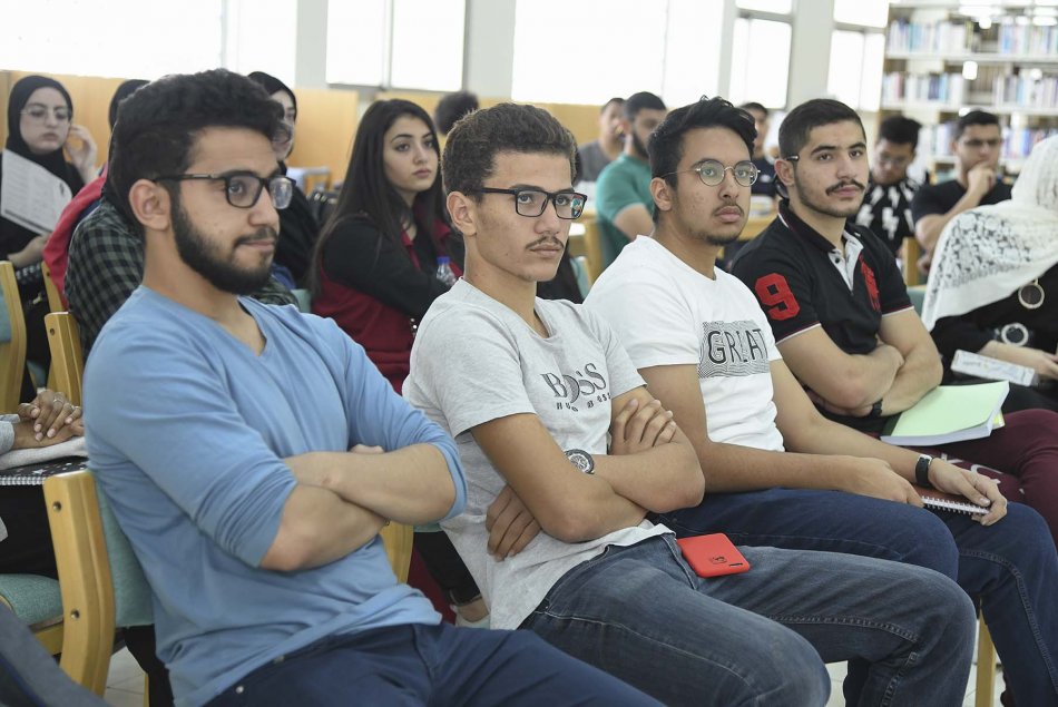 ورشة تعريفية بمكتبة خليفة للطلبة الجدد 