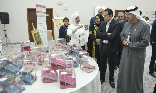 كلية التربية تنظم سلسلة من المعارض لتعزيز التفاعل مع المجتمع