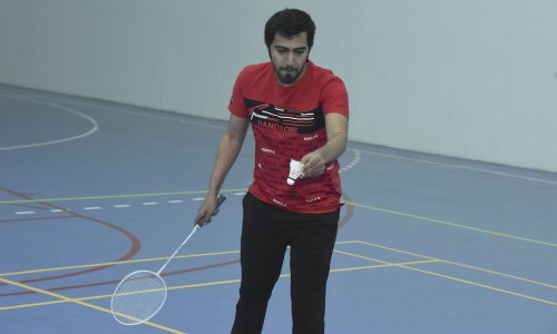 أجواء حماسية في بطولة الريشة الطائرة