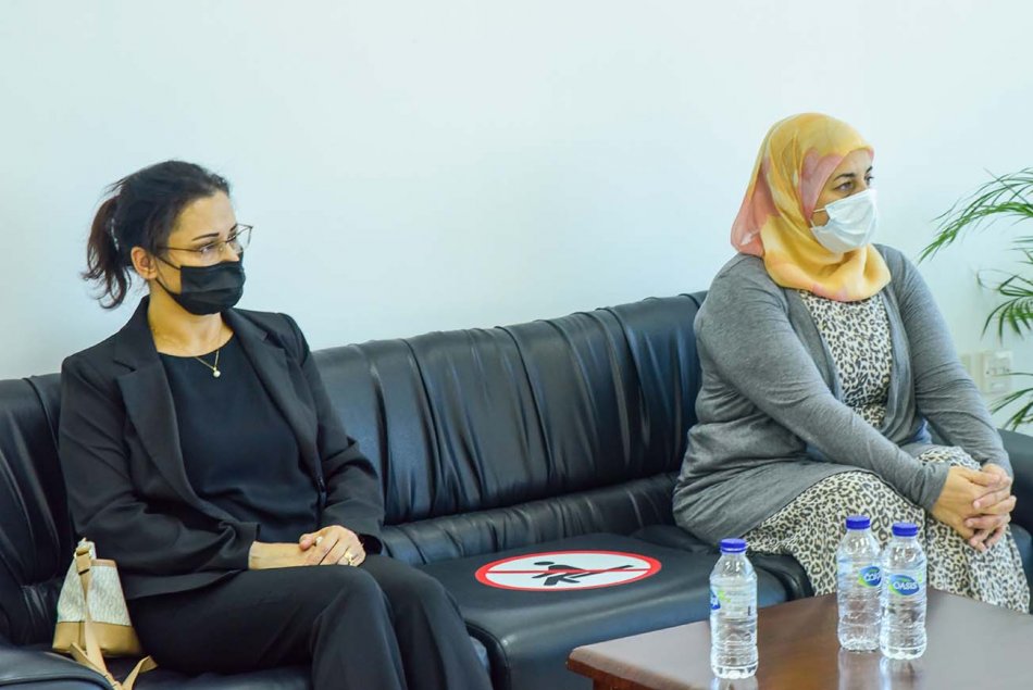 The President honors the distinguished committees at Al Ain University