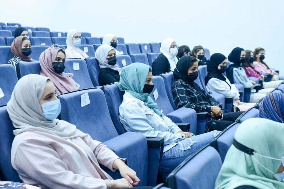 أكتوبر الوردي 