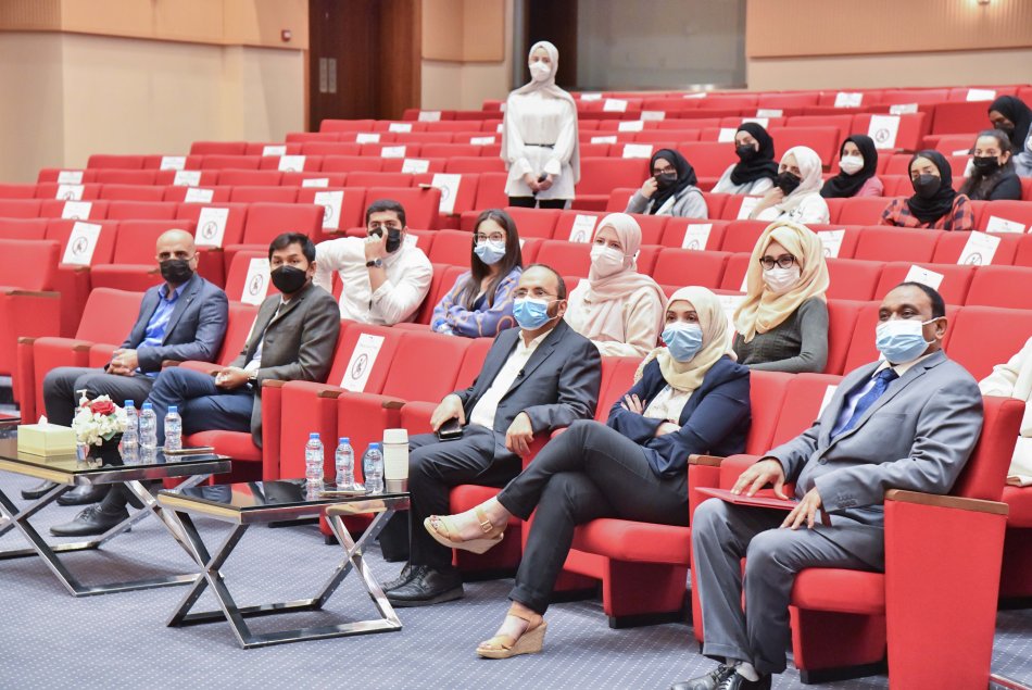 ورشة عمل الآفاق المستقبلية لخريج الصيدلة: خبرات صيدلي