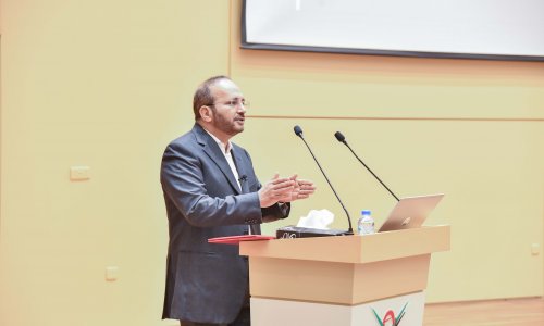 كلية الصيدلة تعزز خبرات طلبتها في المجال الصيدلاني
