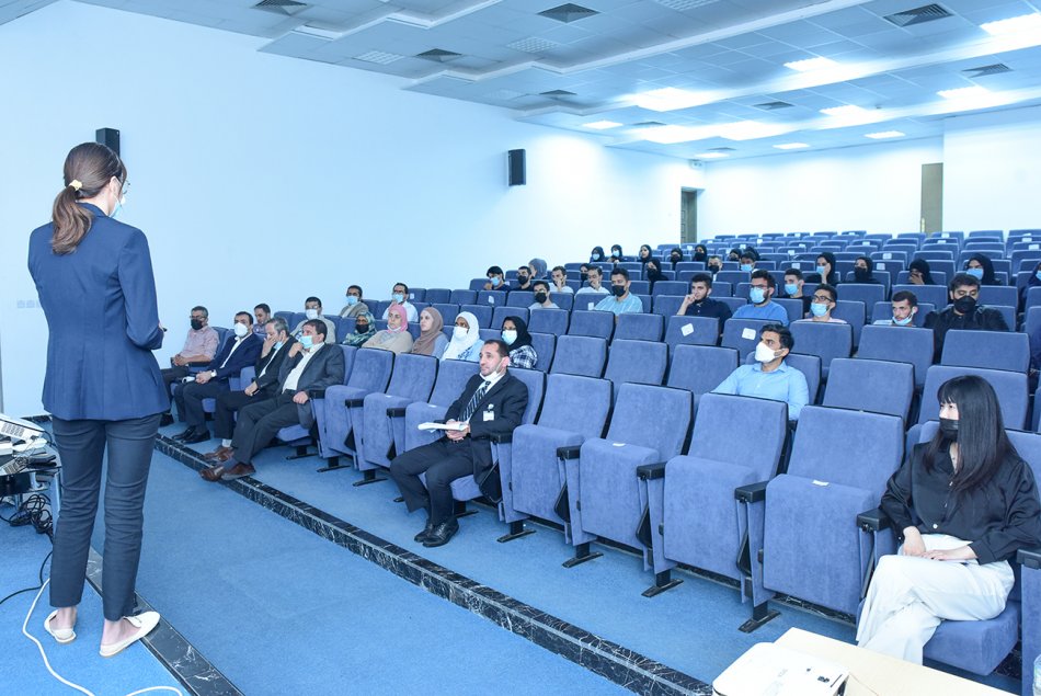ندوة بعنوان: معاً لعالم الجيل الخامس