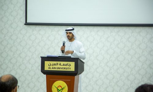 ما بين النبطي والفصيح .. الشعراء يتغنون بالقصائد العذبة