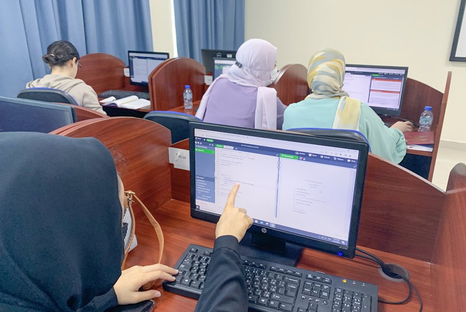 ورشة عمل حول اللاتك لطلبة الهندسة