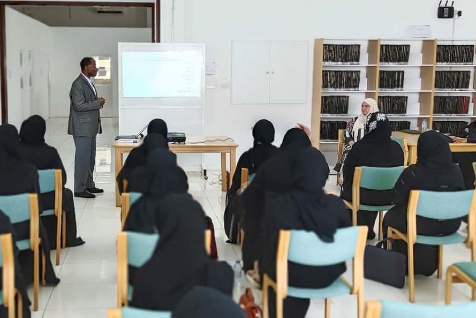 لقاء تعريفي بالمكتبة للطلبة الجدد