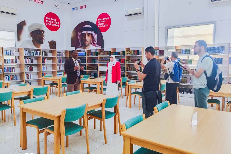 زيارة وفد من الجزائر لمكتبة خليفة 