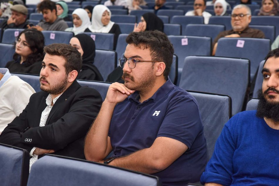 تكريم طلبة لائحة شرف الجامعة للفصل الأول 2023-2024