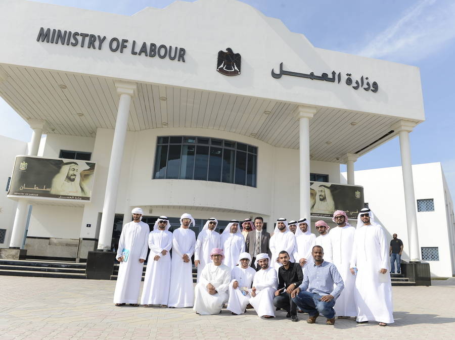طلبة جامعة العين يشاركون في ورش عمل وزارة العمل
