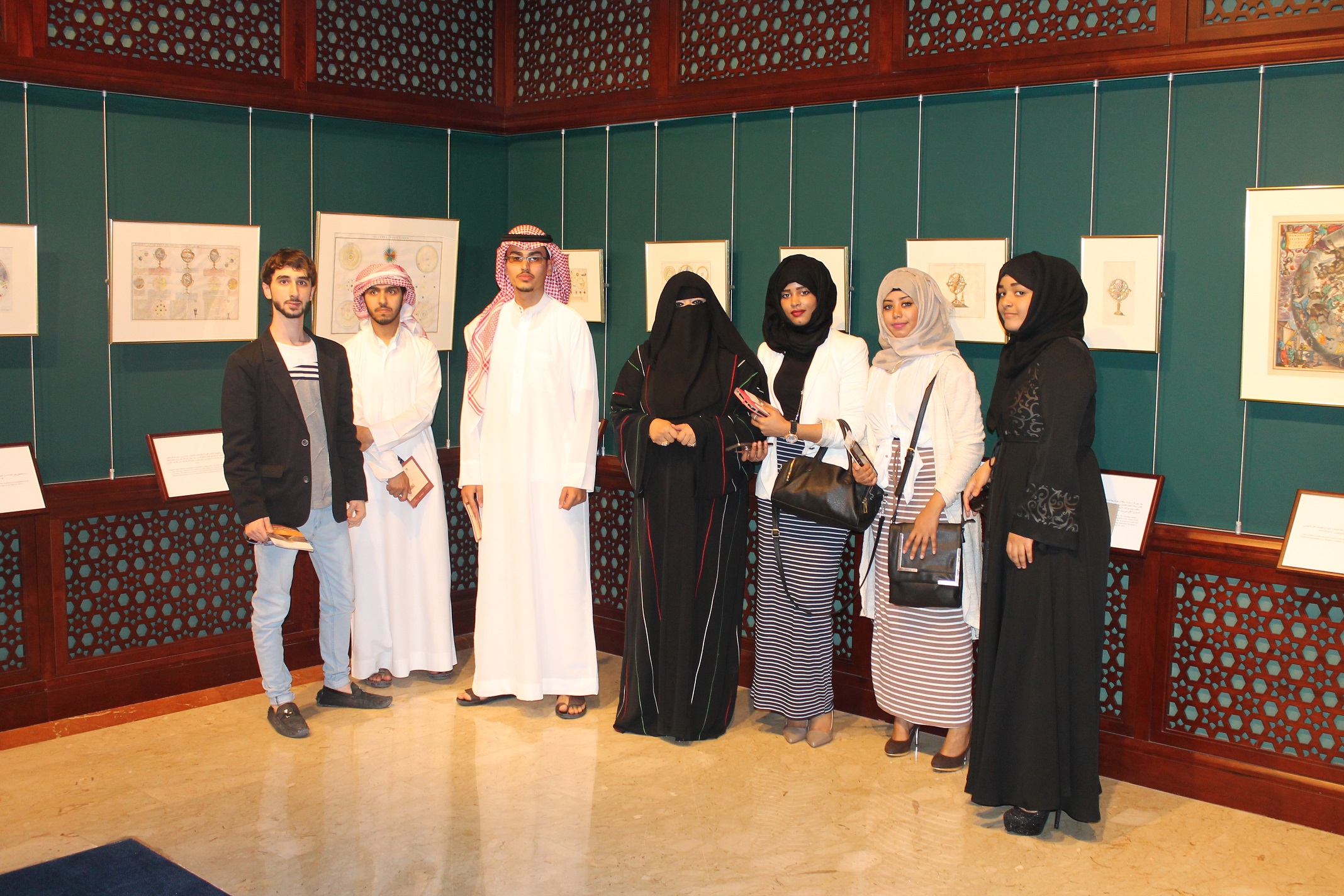 Al Ain University Students Visit Sheikh Dr. Sultan Al Qasimi’s Gallery Al Ain University Students Visit Sheikh Dr. Sultan Al Qasimi’s Gallery